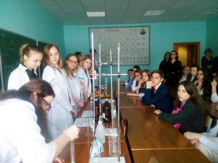 В НИУ «БелГУ» прошла встреча школьников с командой Химического десанта