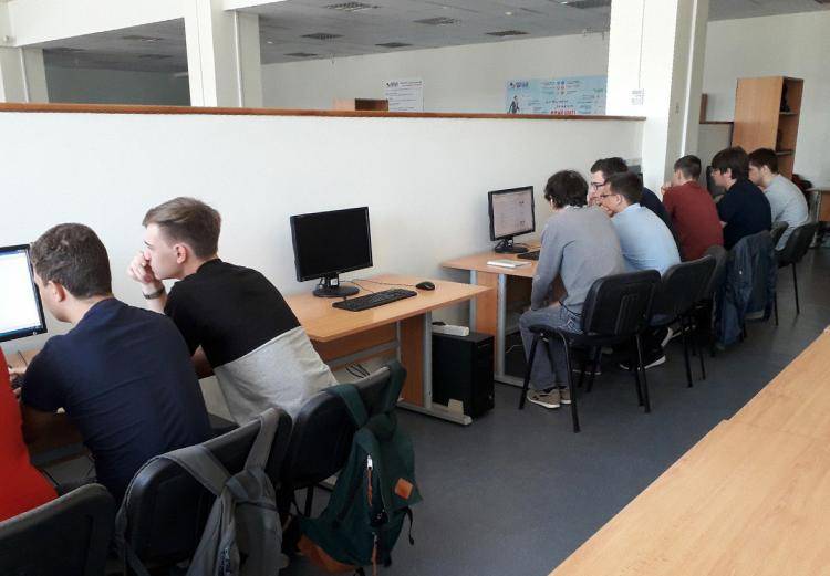 Студенты НИУ «БелГУ» вышли в четвертьфинал Международной олимпиады по программированию