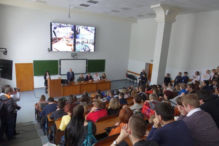 Первый открытый региональный фестиваль по робототехнике «РобоСтарт» открылся в Белгородском государственном университете 