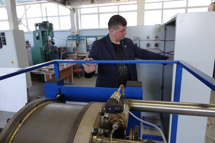 В НИУ «БелГУ» запатентовали новую конструкцию системы уплотнения роторной машины