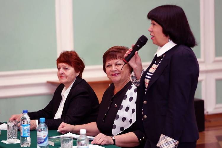 State Duma Deputy Elena Senatorova answered the questions of BelSU students 
