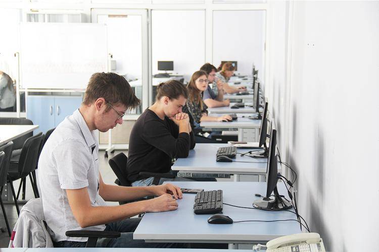 В НИУ «БелГУ» начались вступительные испытания для поступающих в магистратуру и аспирантуру