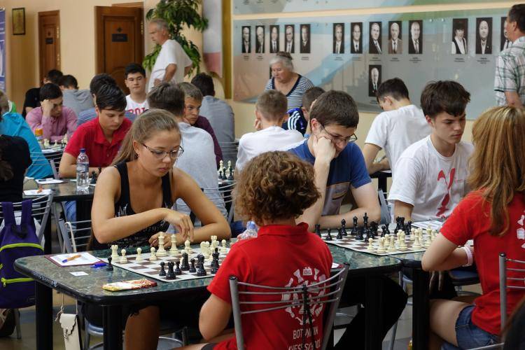 Команды российских шахматных клубов сразятся в НИУ «БелГУ»