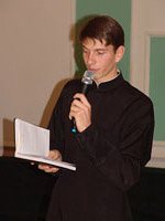 Юрий Якуба, слушатель Белгородской Духовной семинарии, читает стихи собственного сочинения