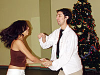 Танец Джесики Белен и Джовани Рикони добавил ноту в празднование католического Рождества