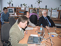 В управлении информатизации. Подведение итогов сотрудничества за 2001-2002 гг.