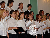 Своей песней ректорский хор «Слава» пожелал счастья гостям концерта