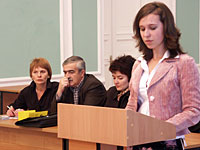 Анна Михайлюкова, студентка СТФ, выступала первой, ее доклад вызвал бурную дискуссию