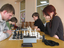 Талантливые и перспективные шахматисты. Среди них (справа на дальнем плане) – победитель турнира «С», кандидат в мастера спорта Никита Хорошилов