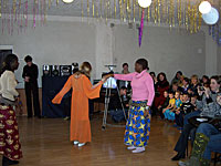 Африканский танец понравился русским детям