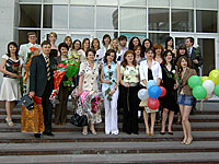 Выпускники 2006 года и преподаватели факультета психологии (фото на память)
