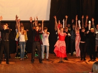 В финале вечера все участники вместе исполнили танец «Аррива»