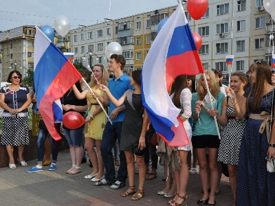 Российский флаг поднят над университетской площадью