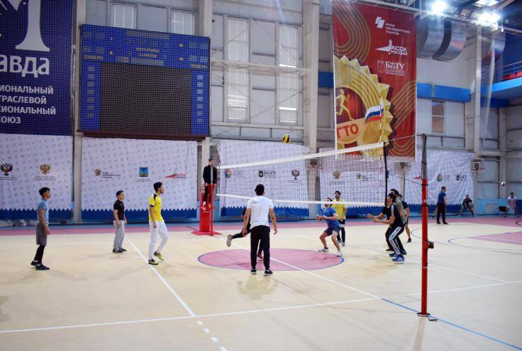 Студенты команды России выиграли турнир по волейболу