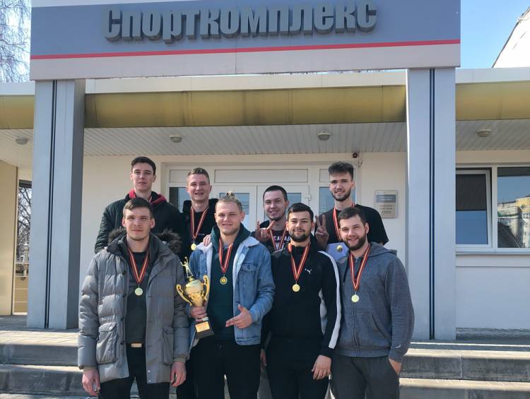 Волейболисты НИУ «БелГУ» выиграли турнир в Железногорске 

