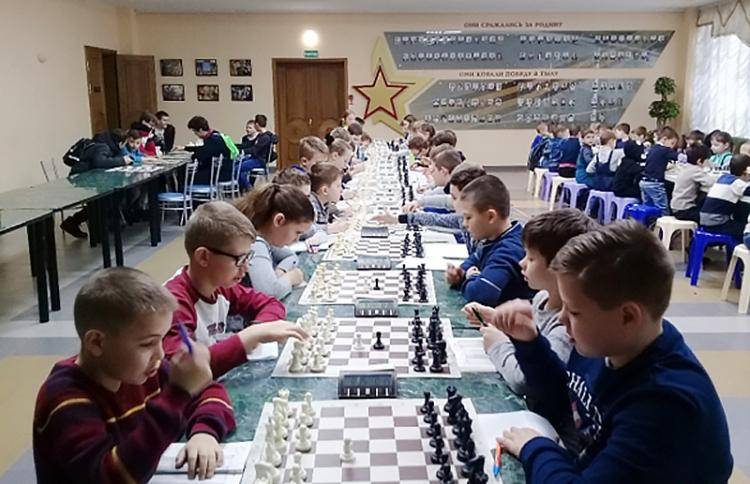 В НИУ «БелГУ» проходит праздничный фестиваль по шахматам и шашкам