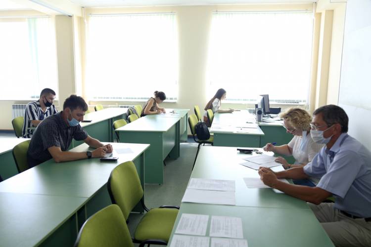 В Белгородском госуниверситете проходят вступительные испытания для поступающих в аспирантуру