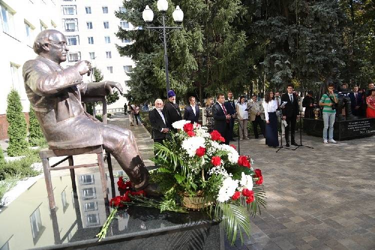The monument of Joseph Brodskiy concluded a BelSU’s Literature Nobel Prize Winners Alley project. 