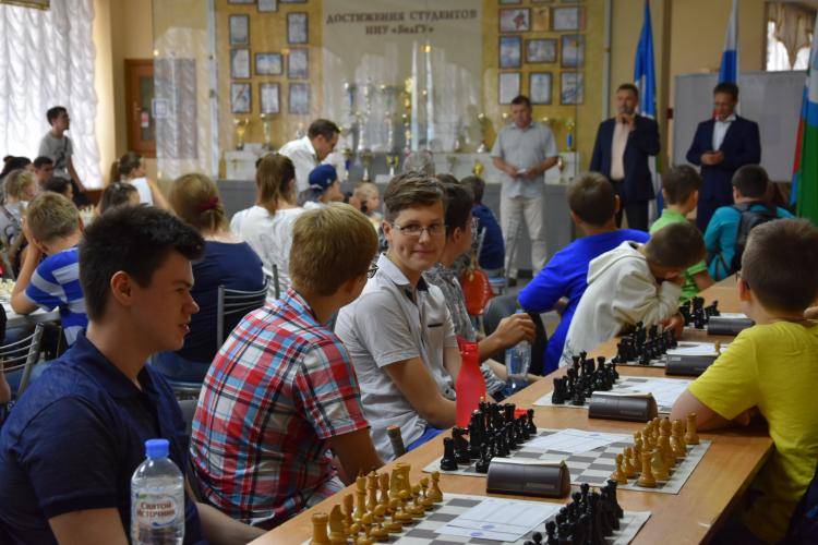 В НИУ «БелГУ» стартовал межрегиональный шахматный турнир