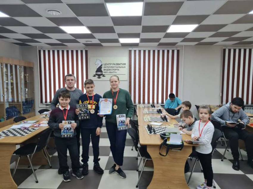 Юные шахматисты из Белгорода и Севастополя сыграли в онлайн-турнире 