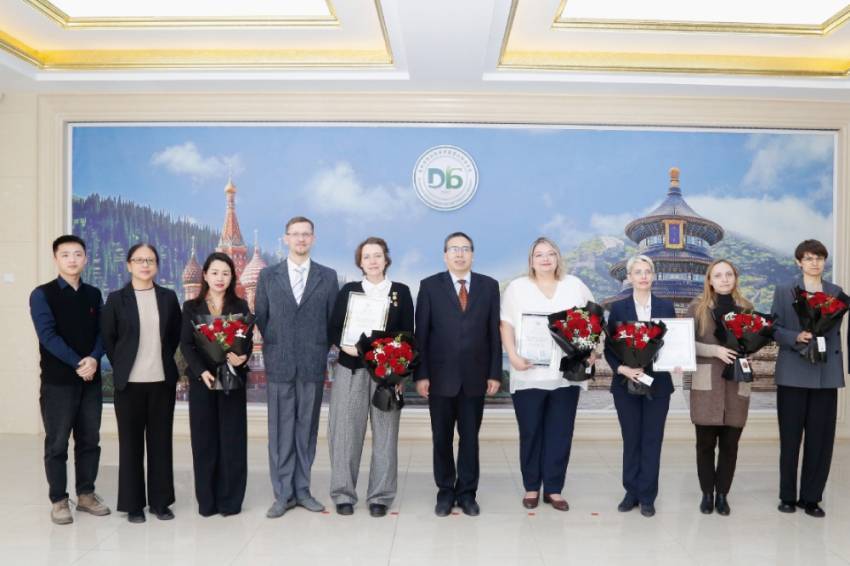 Belgorod State university lecturers were presented with the certificates of visiting professors in Dezhou
