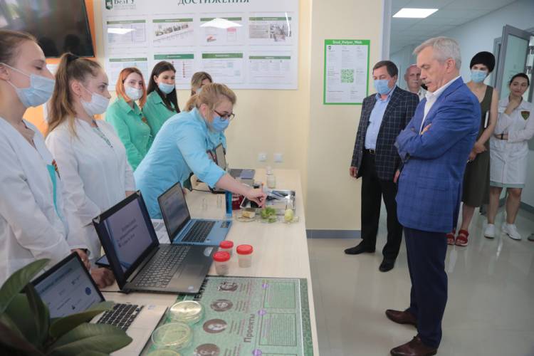 Сенатор РФ Евгений Савченко оценил потенциал нового учебно-научного комплекса в НИУ «БелГУ»

