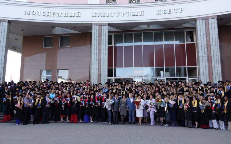 247 выпускников медицинского института получили дипломы