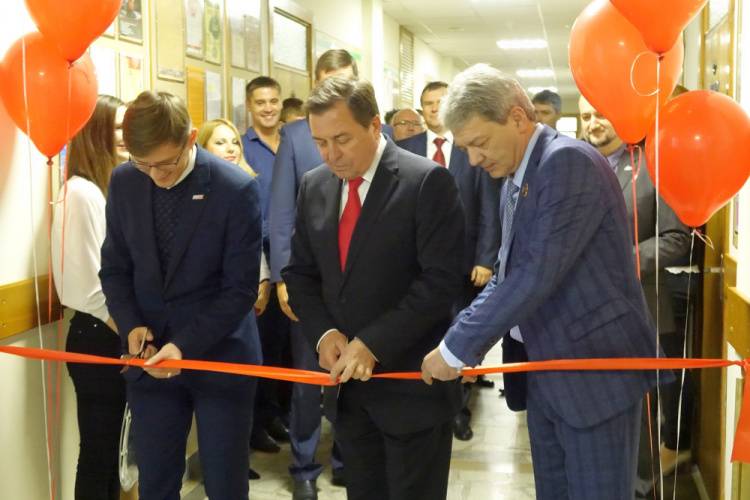 The GEOMIX Lab Opens