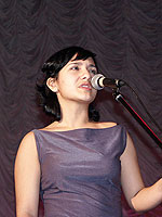 Ника Мурадова читает стихотворение «Подснежники»